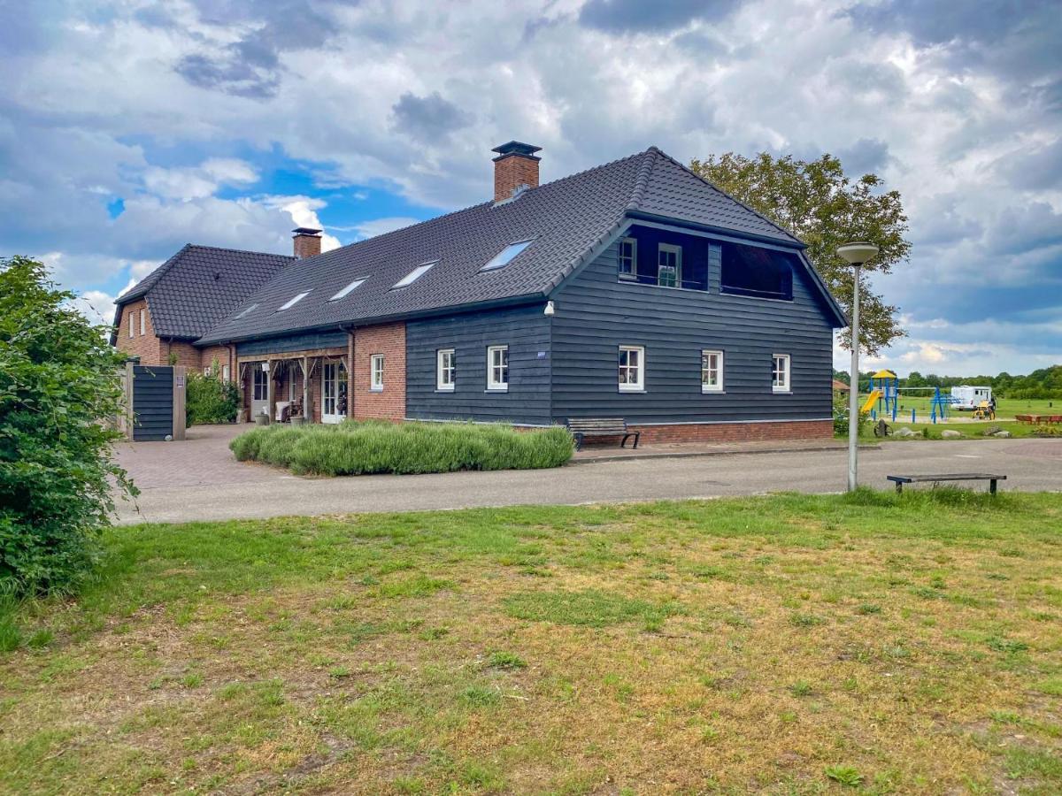Lodge Slabroek Uden Luaran gambar
